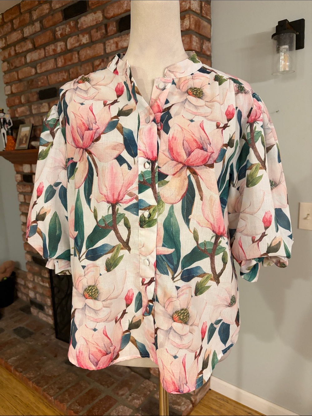 Gigio NWOT ptp 22 Magnolia Floral Print Linen-Blend Blouse